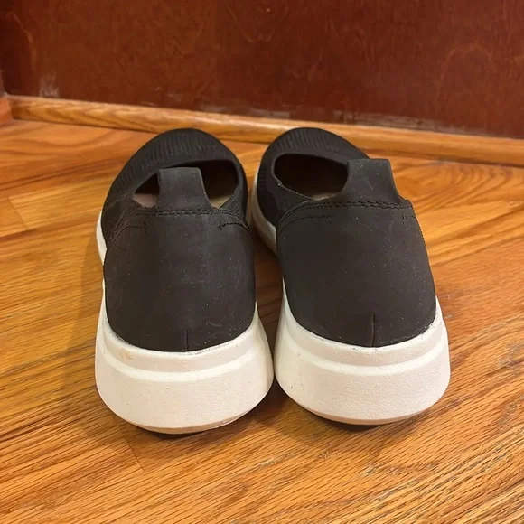 Athletic Flats - Picture 3 of 5